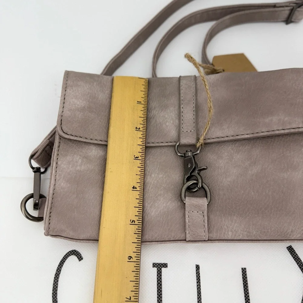 CHILLX by Le Miel Taupe Faux‎ Leather Crossbody Clutch New with Tags - Picture 5 of 6